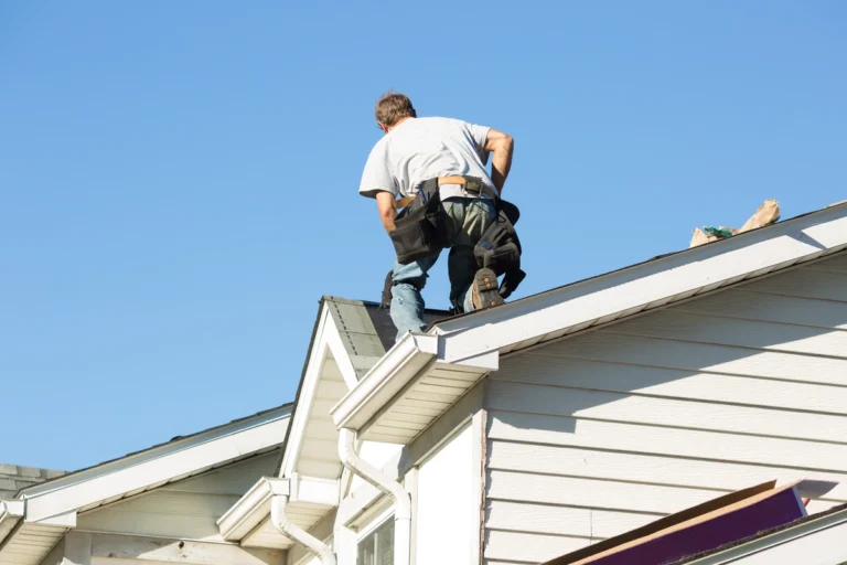how far apart are roof trusses